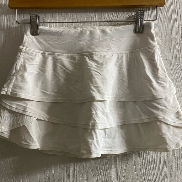 Skort Athleta Girl Pour Fille - Taille XS/6 - Couleur Corail à Volants - Idéal Tennis, Running, école
